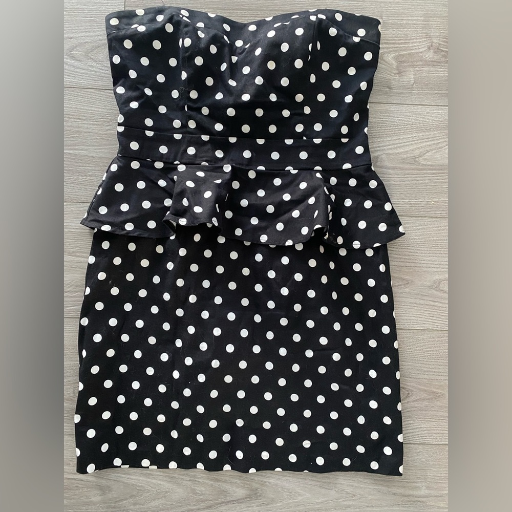 B. Smart Black and White Polka Dot Strapless Peplum Mini Dress